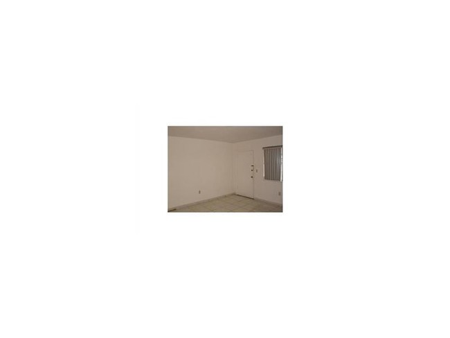 Building Photo - 3903 SW 78th Ct
