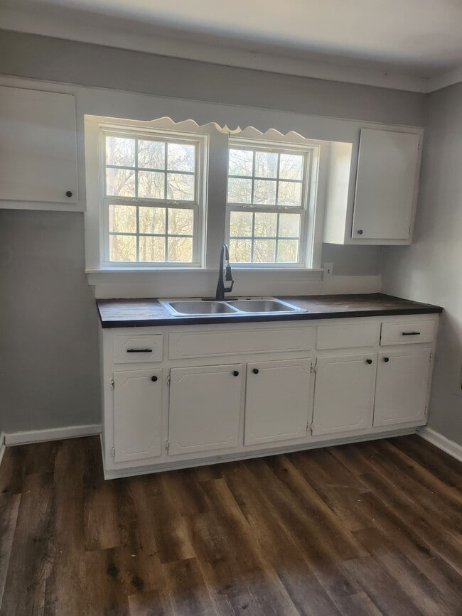 Building Photo - 1119 S Washington Ave