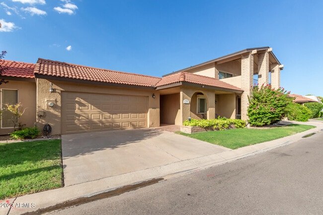 Building Photo - 7912 E Sage Dr