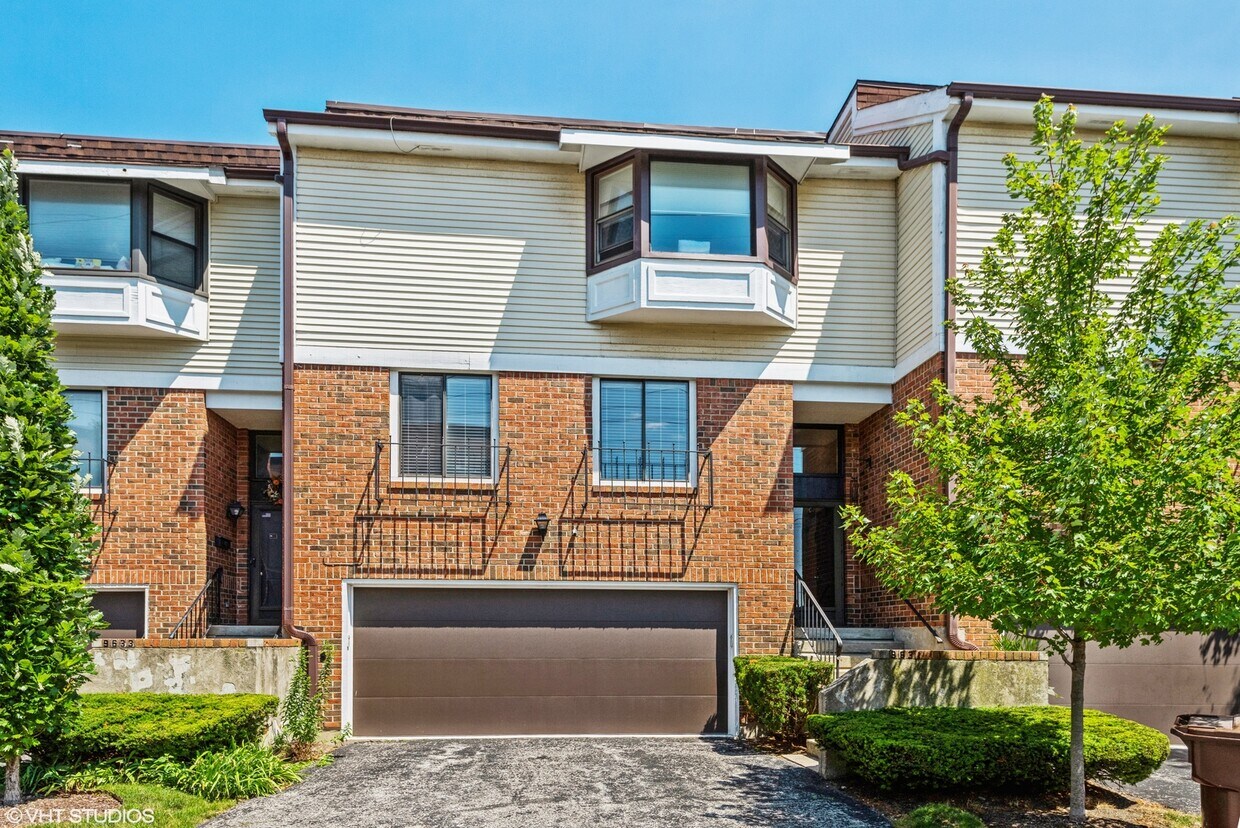 9631 Laramie Ave, Skokie, IL 60077 Townhome Rentals in Skokie IL