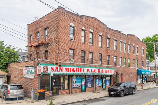 Building Photo - 2-6 Decker Ave
