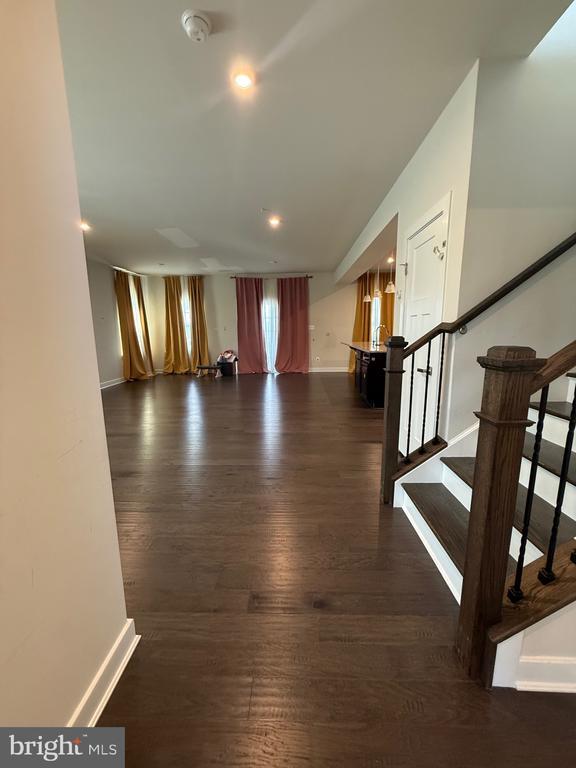 Building Photo - 440 Tree Of Heaven Way