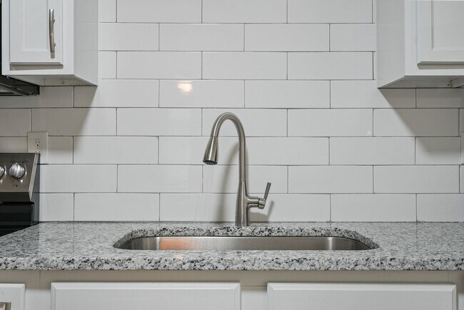 Foto del edificio - Totally Renovated 3bedroom/2 bathroom home...