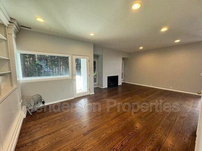 Building Photo - 501 Fenton Pl