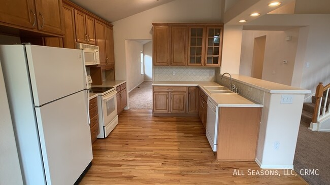 Building Photo - 452 Fox Run Cir