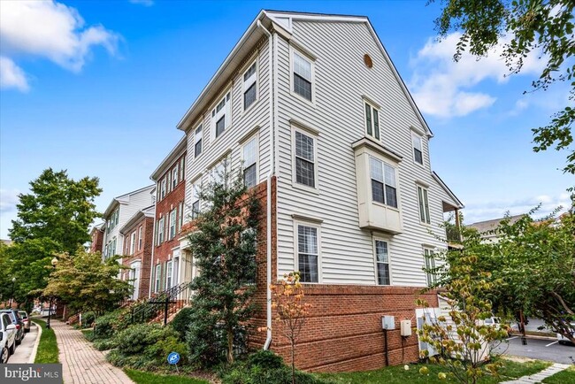 Foto del edificio - 710 Norfolk Ln