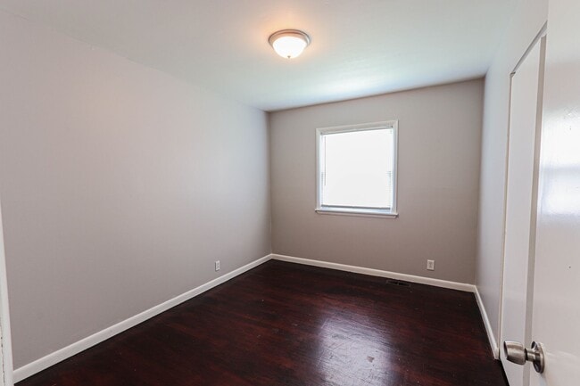 Building Photo - Updated 3 bedroom house with lots of extras!
