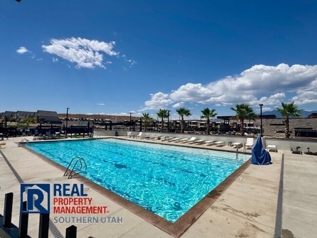 Building Photo - 4 BEDROOM Long Valley Townhome with all th...