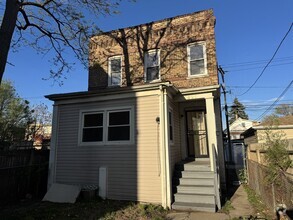 Building Photo - 7321 S St Lawrence Ave