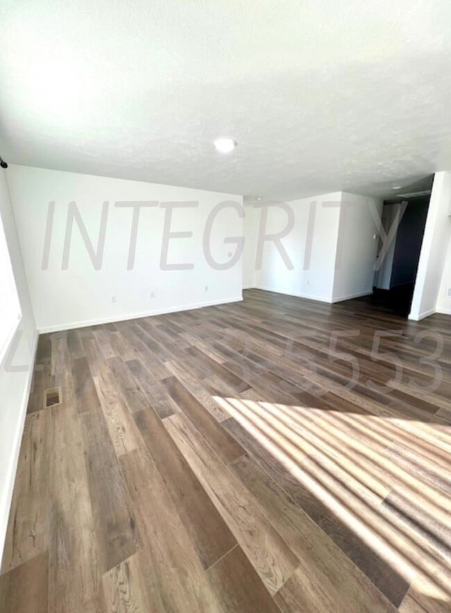 Foto del edificio - 800 Hoffman Hills Blvd