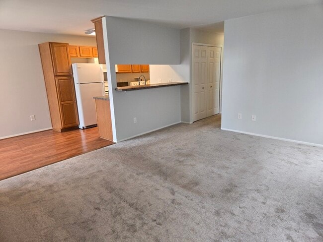 Building Photo - 3021 Maplewood