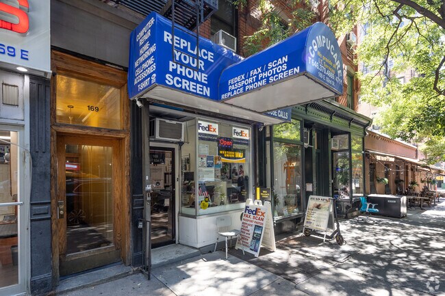 Entrance - 169 E 92nd St