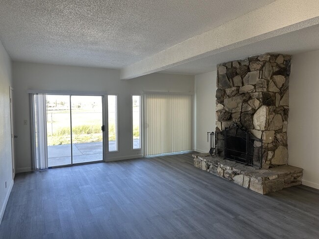 Building Photo - 21331 Heather Pl