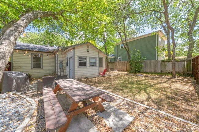 Foto del edificio - 1809 Palma Plaza