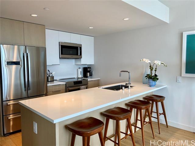 Building Photo - 1001 Queen St