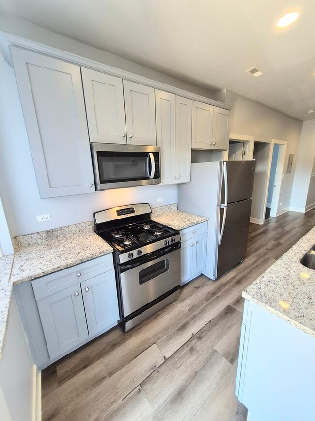 Building Photo - 6210 S Eberhart Ave