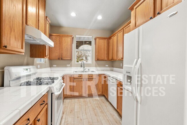 Foto del edificio - 2371 Snowberry Cir