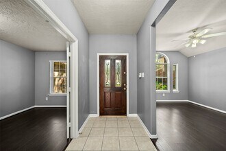 Building Photo - 10 S Willow Point Cir