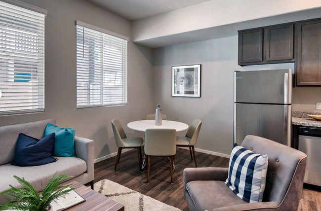 Interior Photo - Mariners Landing