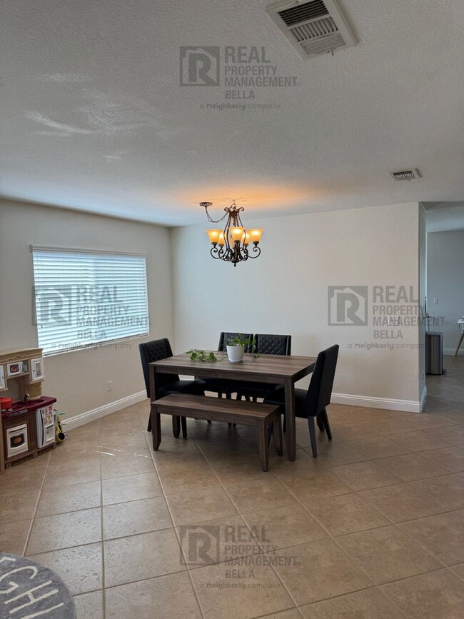 Foto del edificio - Spacious 4-Bedroom Menifee Home with RV Pa...