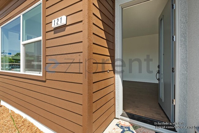 Building Photo - 121 Quicksilver Ct