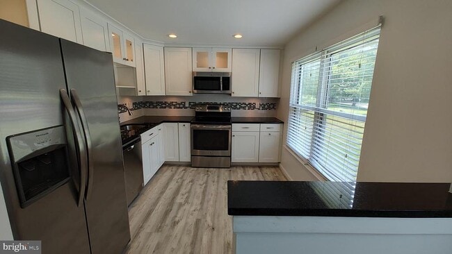 Building Photo - 2 Shadowbrook Ct