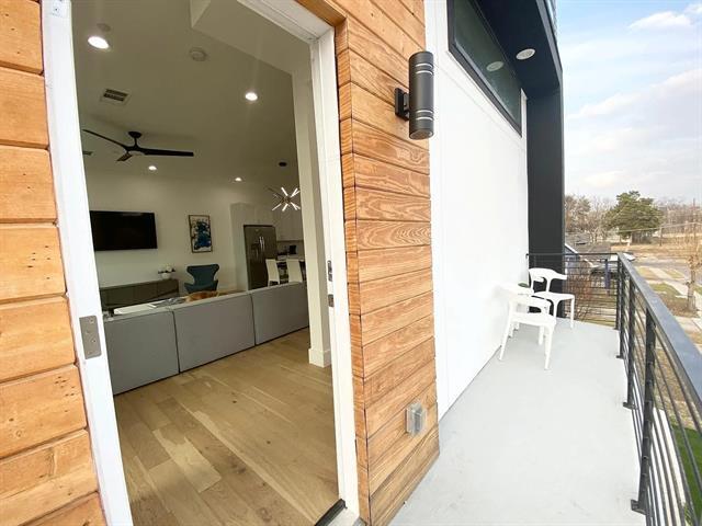 Building Photo - 4223 Delano Pl