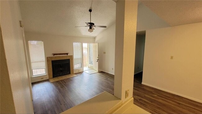 Building Photo - 2038 Redwing Way