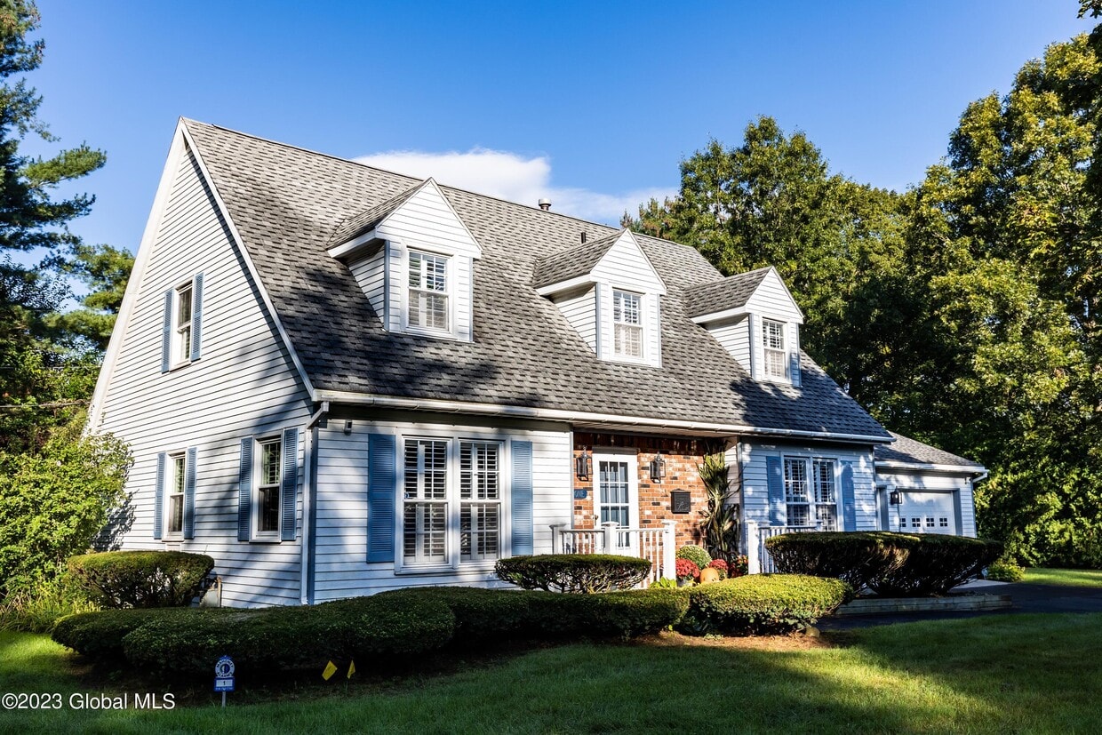 Primary Photo - 1 Patricia Ln