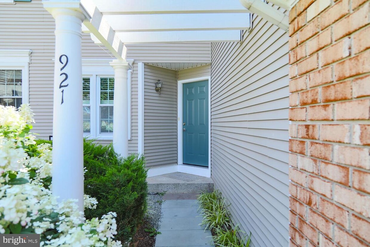 Foto principal - 921 Samantha Cir