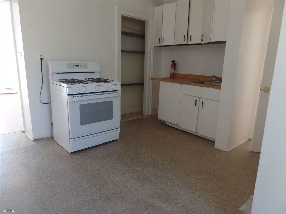 Building Photo - 196 Jackson St