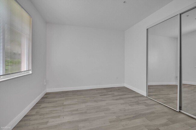 Foto del edificio - 3 br, 3.5 bath Townhome - 569 NW 35th Ln