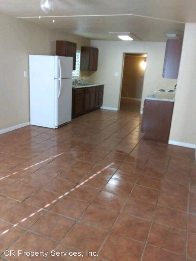 Building Photo - 3 br, 1.5 bath House - 112 N Casa Grande Ave