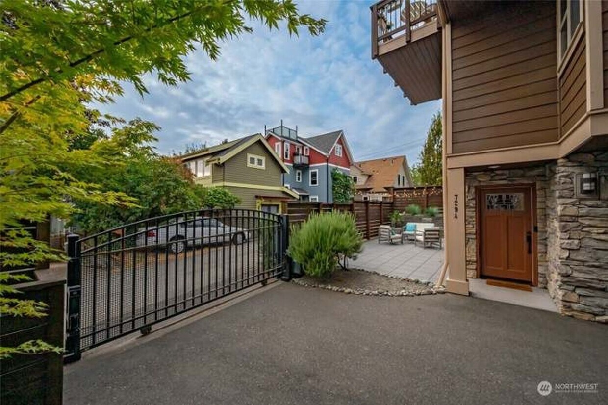 Foto principal - 3Bd/2.5Ba Seattle Townhouse
