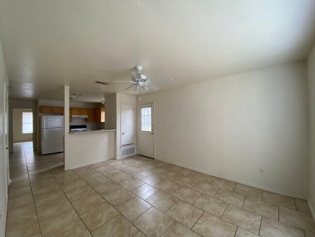 Foto del edificio - 4302 Sylvia Dr