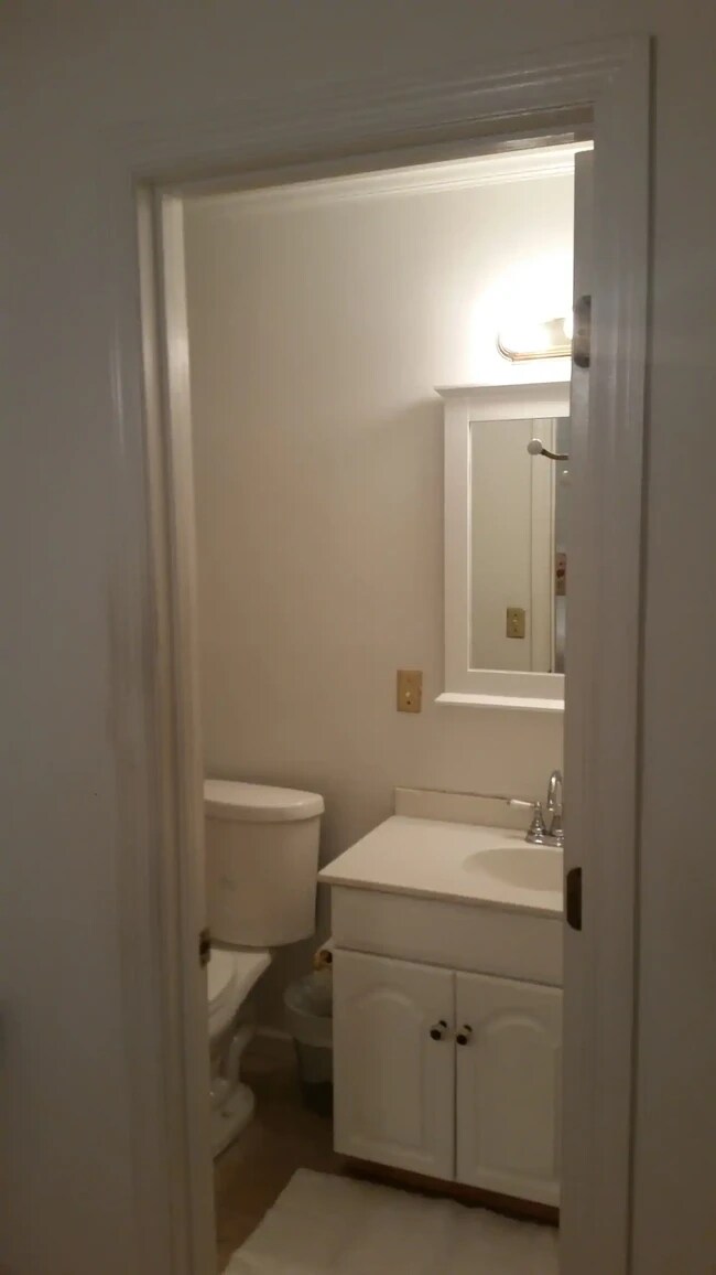 full bath - 16 41st Ave