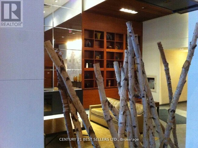 Photo du bâtiment - 4080 Living Arts Dr