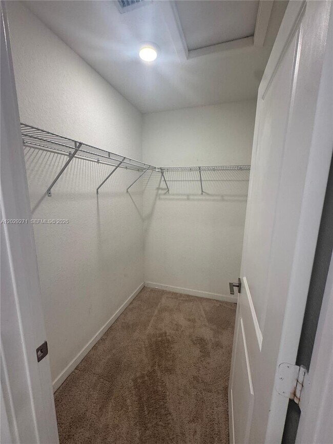 Foto del edificio - 1048 SE 23rd Terrace
