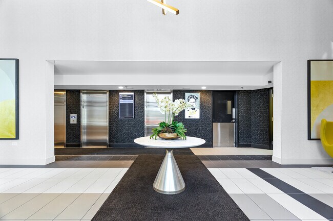 Foto del edificio - 1250 N La Salle Dr