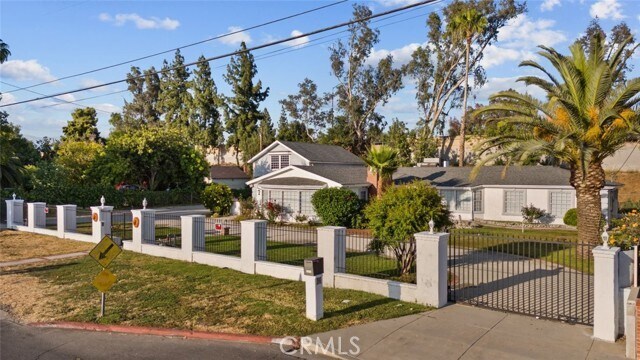 Building Photo - 9206 Aqueduct Ave