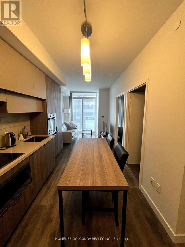 Building Photo - 8 Eglinton Ave E