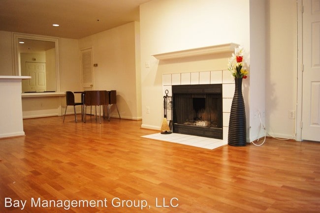 Building Photo - 4401 Silverbrook Ln