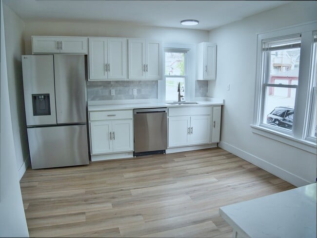Building Photo - 1301 S 63rd St