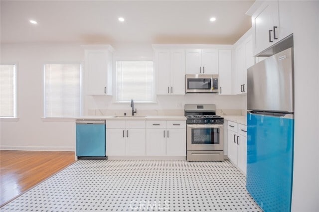 Building Photo - 418 N Hill Ave