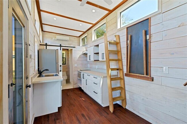 Foto del edificio - 1607 Sanchez St