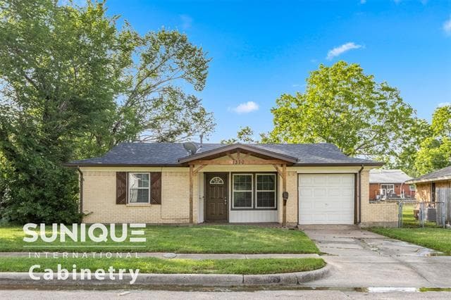 Primary Photo - 1320 Longview St