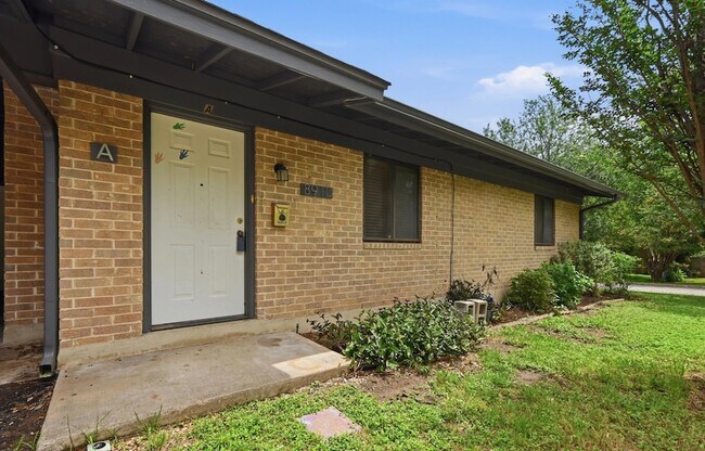 Foto del edificio - 8910 Little Walnut Pkwy