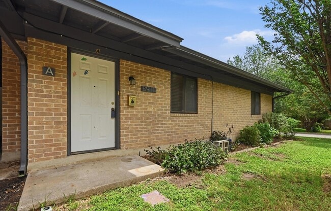 Building Photo - 8910 Little Walnut Pkwy