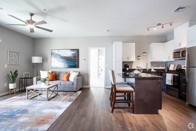 Sala de estar/Cocina - Cobblestone Village Apartments