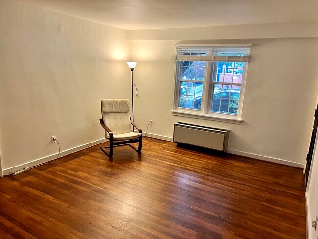 Building Photo - 316 Ashby St